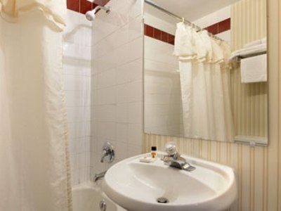 Super 8 By Wyndham Kingston Hotel Ruang foto